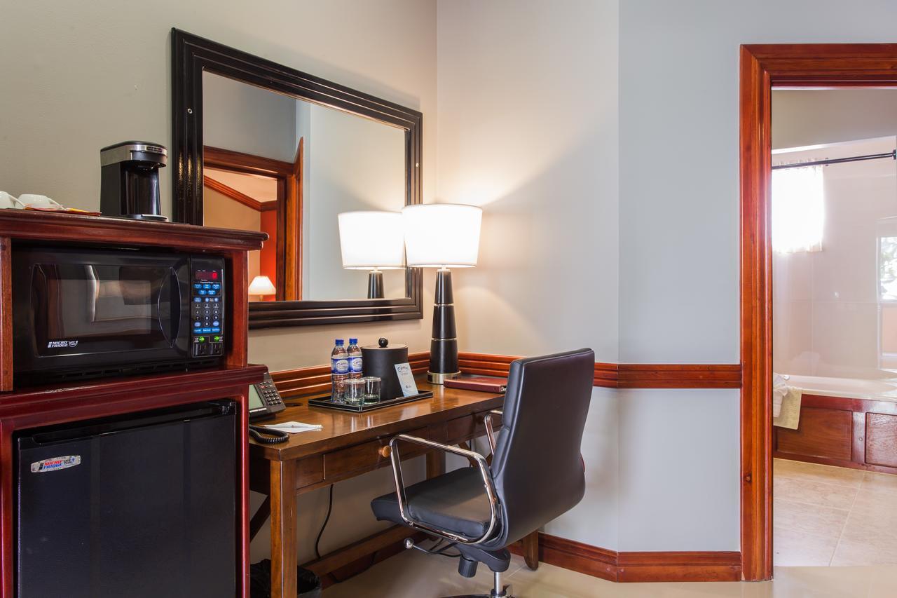Best Western Plus Belize Biltmore Plaza Belize City Zewnętrze zdjęcie